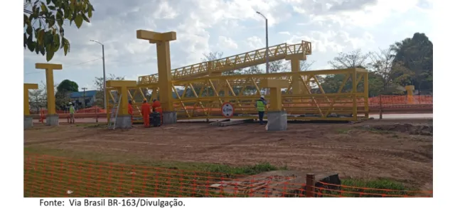 Instalação de passarela para pedestres avança na BR-163, em Novo Progresso.