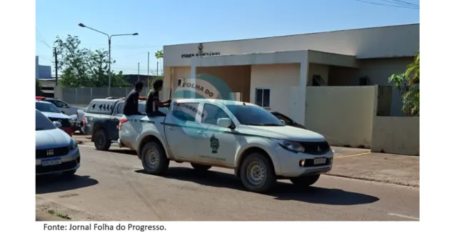 Indígenas resgatam homem preso, suspeito de estupro de vulnerável, de dentro de viatura em Novo Progresso.